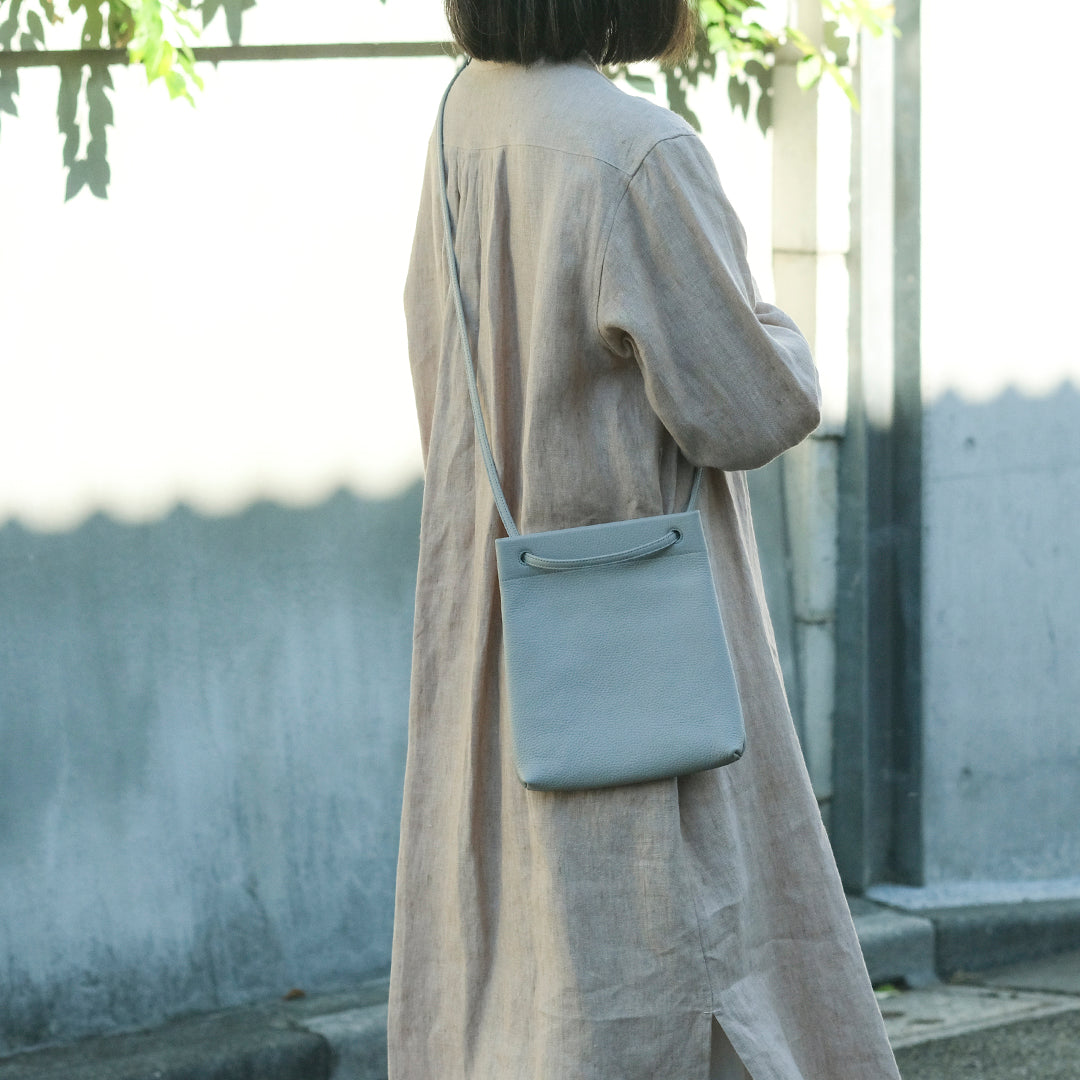【受注商品】［STUDIO LA CAUSE］タテ型サコッシュBG127 EM