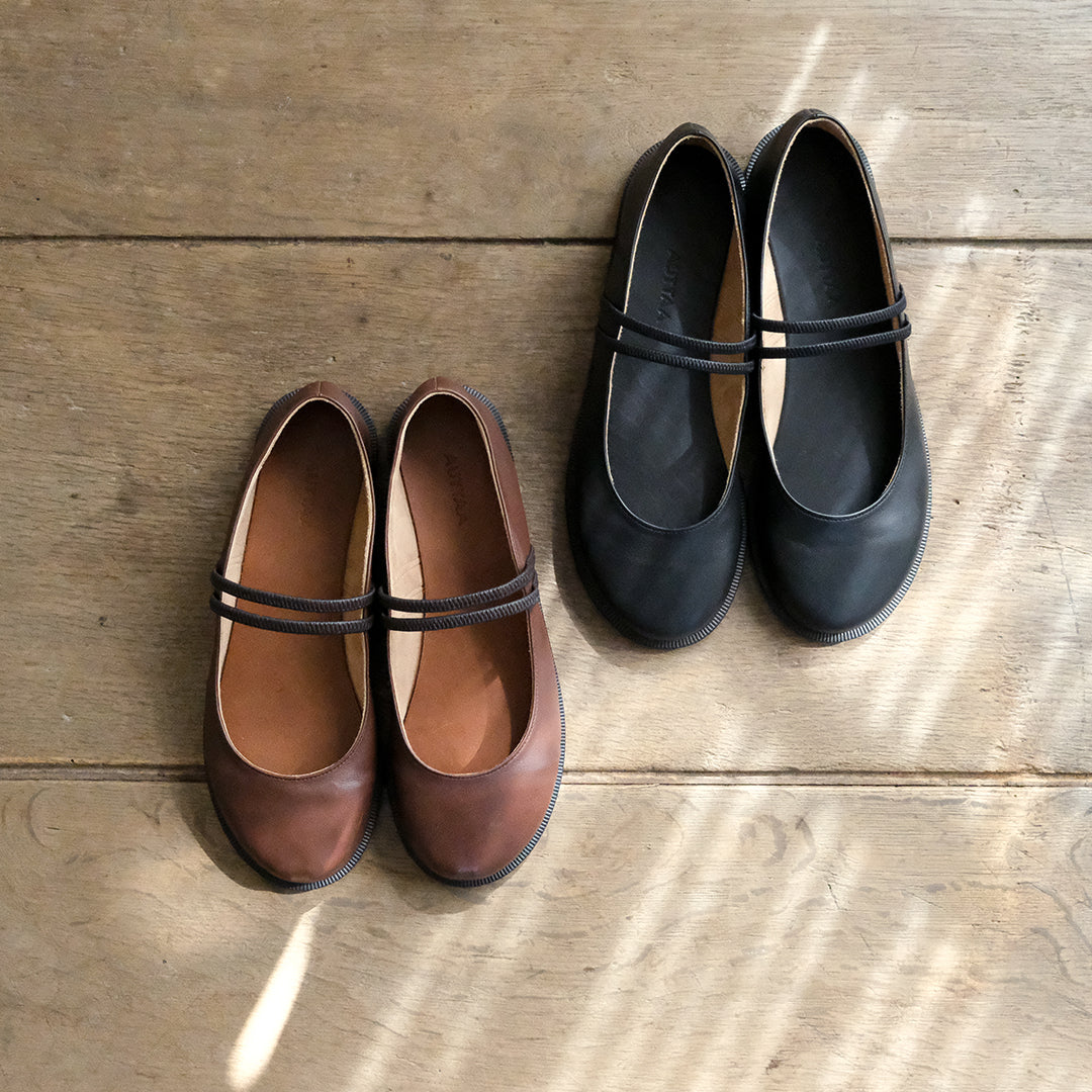 【受注商品】［AUTTAA］Flat oval pumps