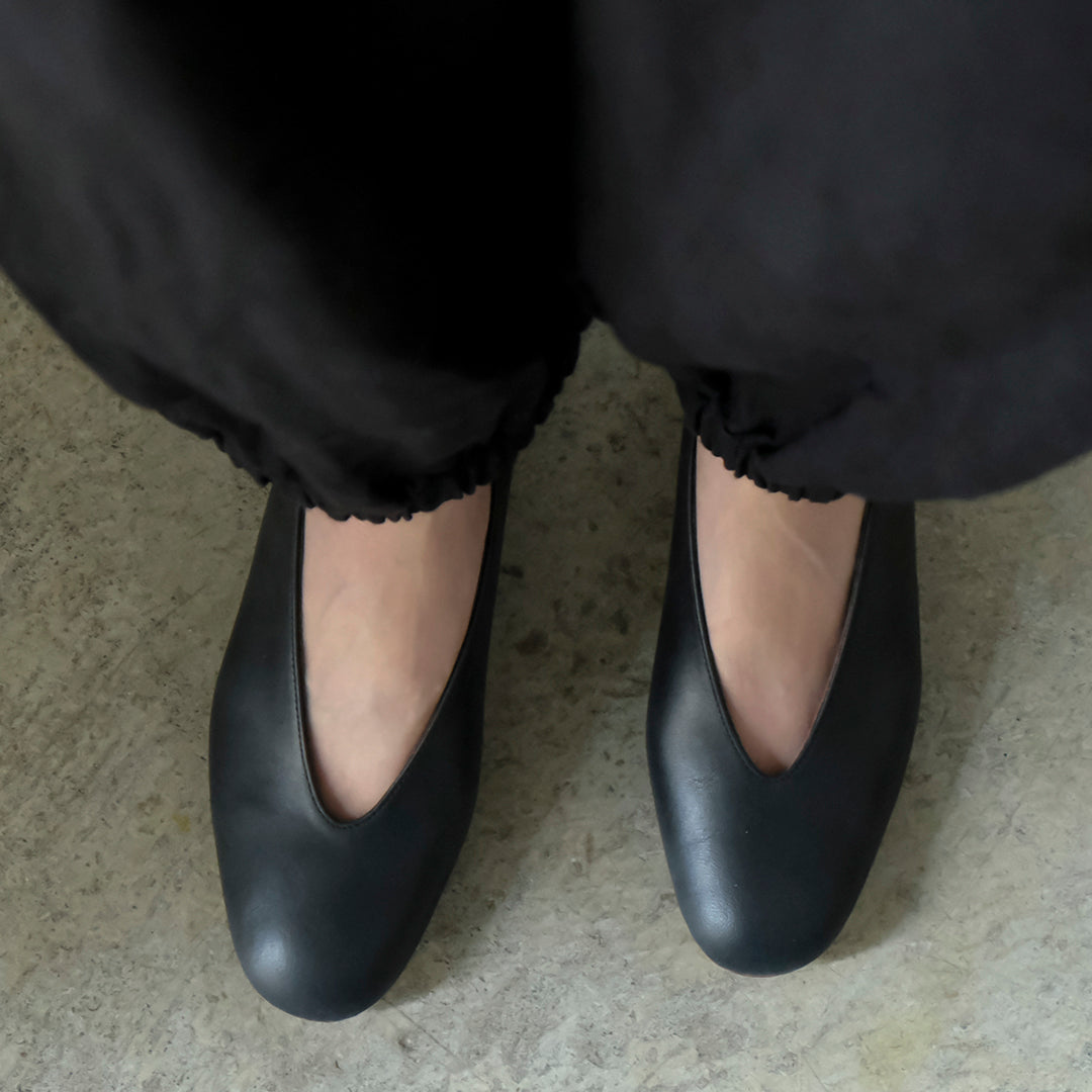 【受注商品】［AUTTAA］ Soft low cut pumps