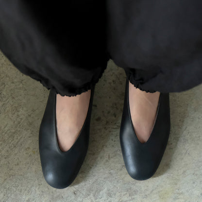 【受注商品】［AUTTAA］ Soft low cut pumps