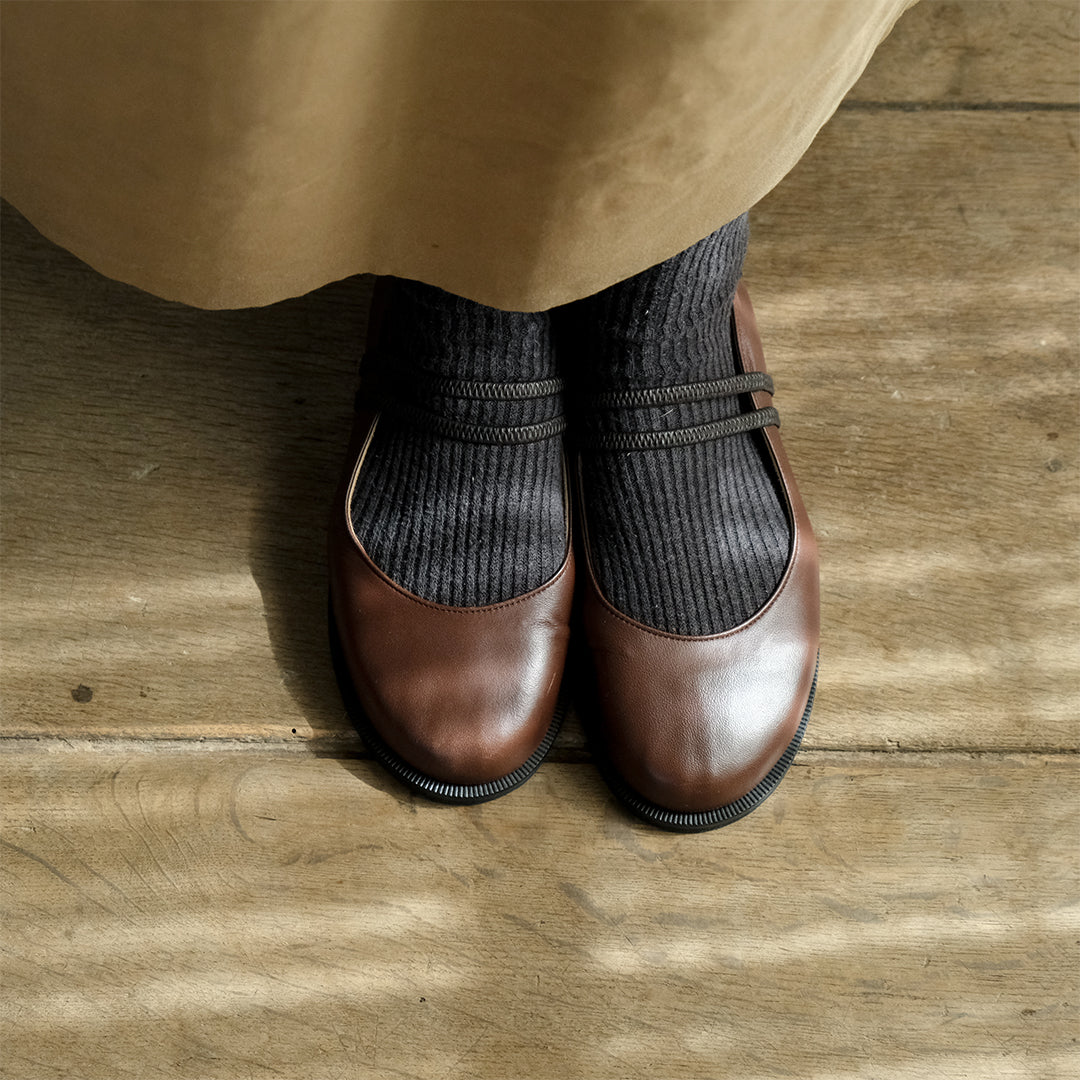 【受注商品】［AUTTAA］Flat oval pumps