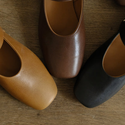 【受注商品】［AUTTAA］Ankle strap pumps