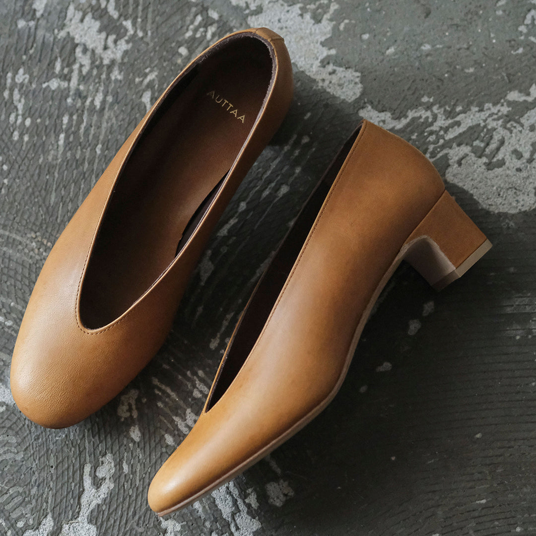 【受注商品】［AUTTAA］ Soft low cut pumps