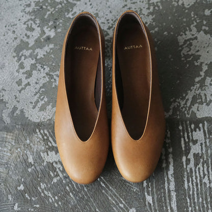 【受注商品】［AUTTAA］ Soft low cut pumps