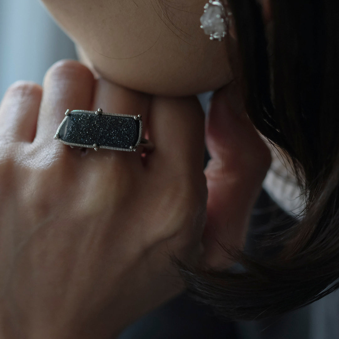 豪邸発掘品！ヴィンテージオニキス？ 黒い石のぶどうの房オブジェ 装身具LCF］オニキスジオードの指輪 – Envelope - エンベロープ