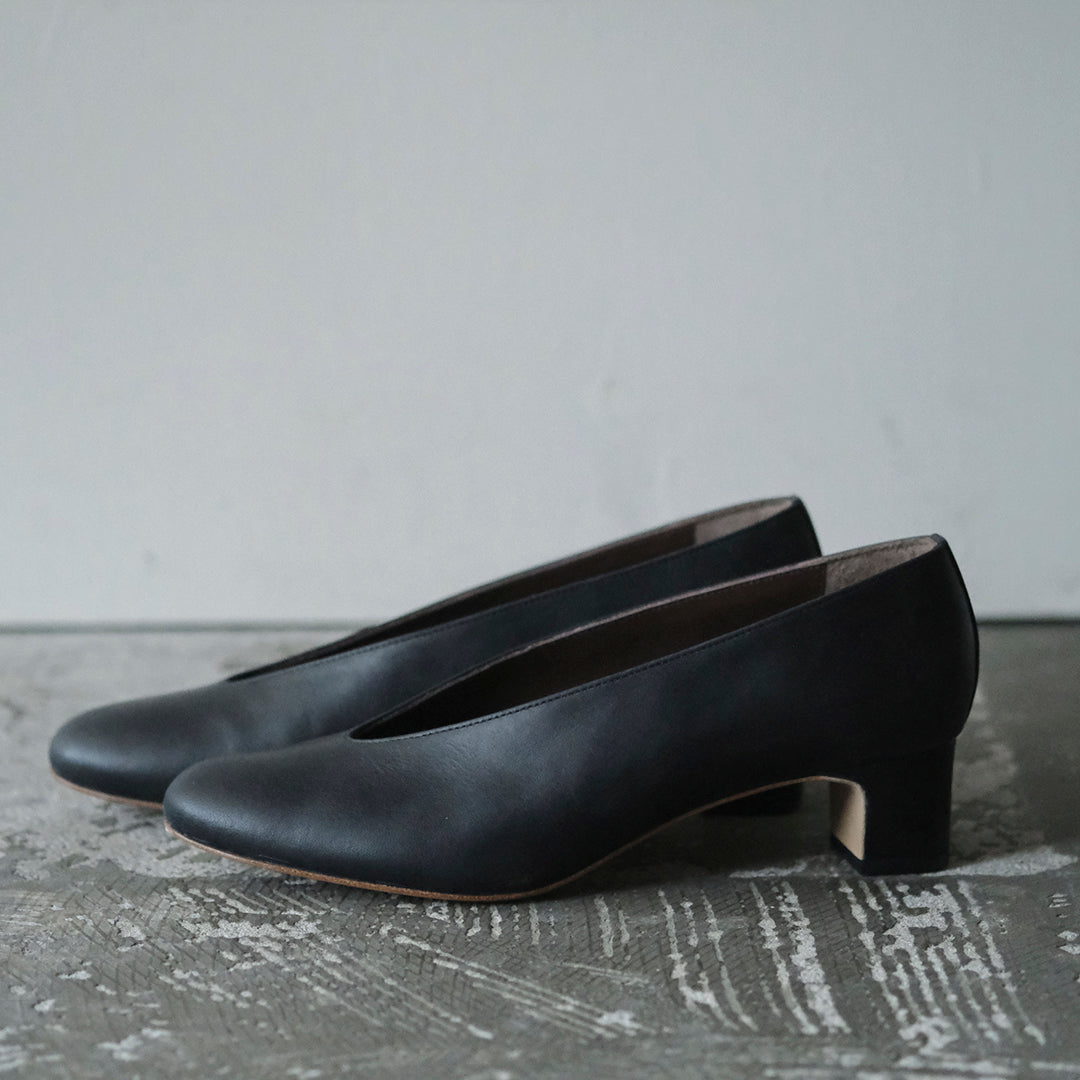 【受注商品】［AUTTAA］ Soft low cut pumps