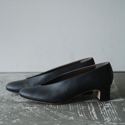 【受注商品】［AUTTAA］ Soft low cut pumps