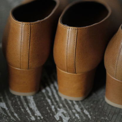 【受注商品】［AUTTAA］ Soft low cut pumps