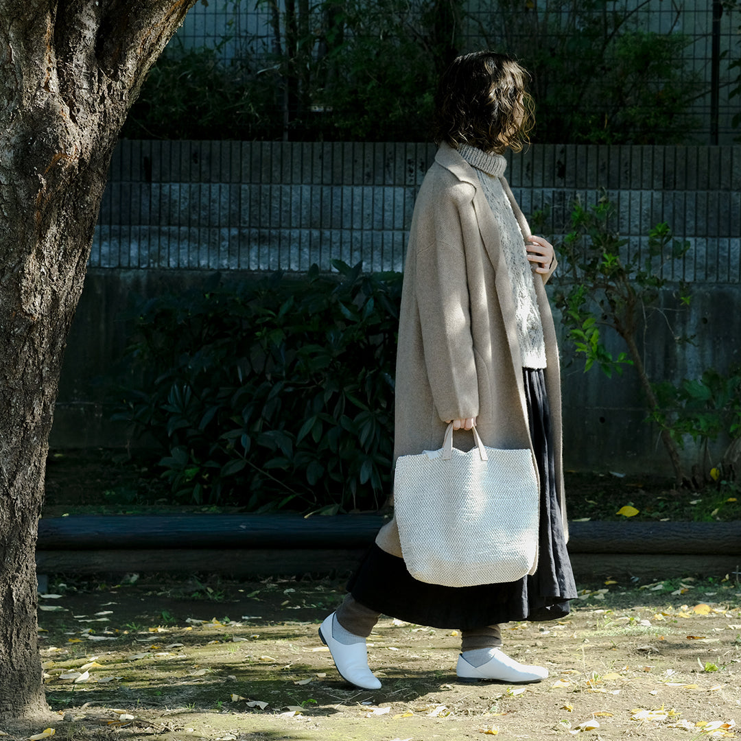 ［tatetoyoco］裂織りバッグ （経糸黒/ムジ）