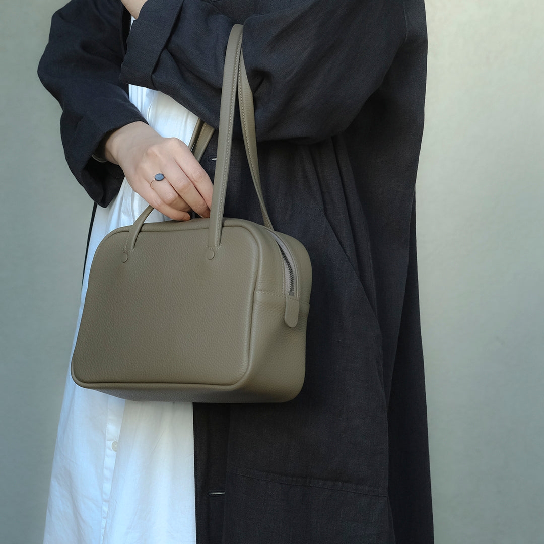 【受注商品】［STUDIO LA CAUSE］ロングハンドルボストンBG122 S（LH）EM