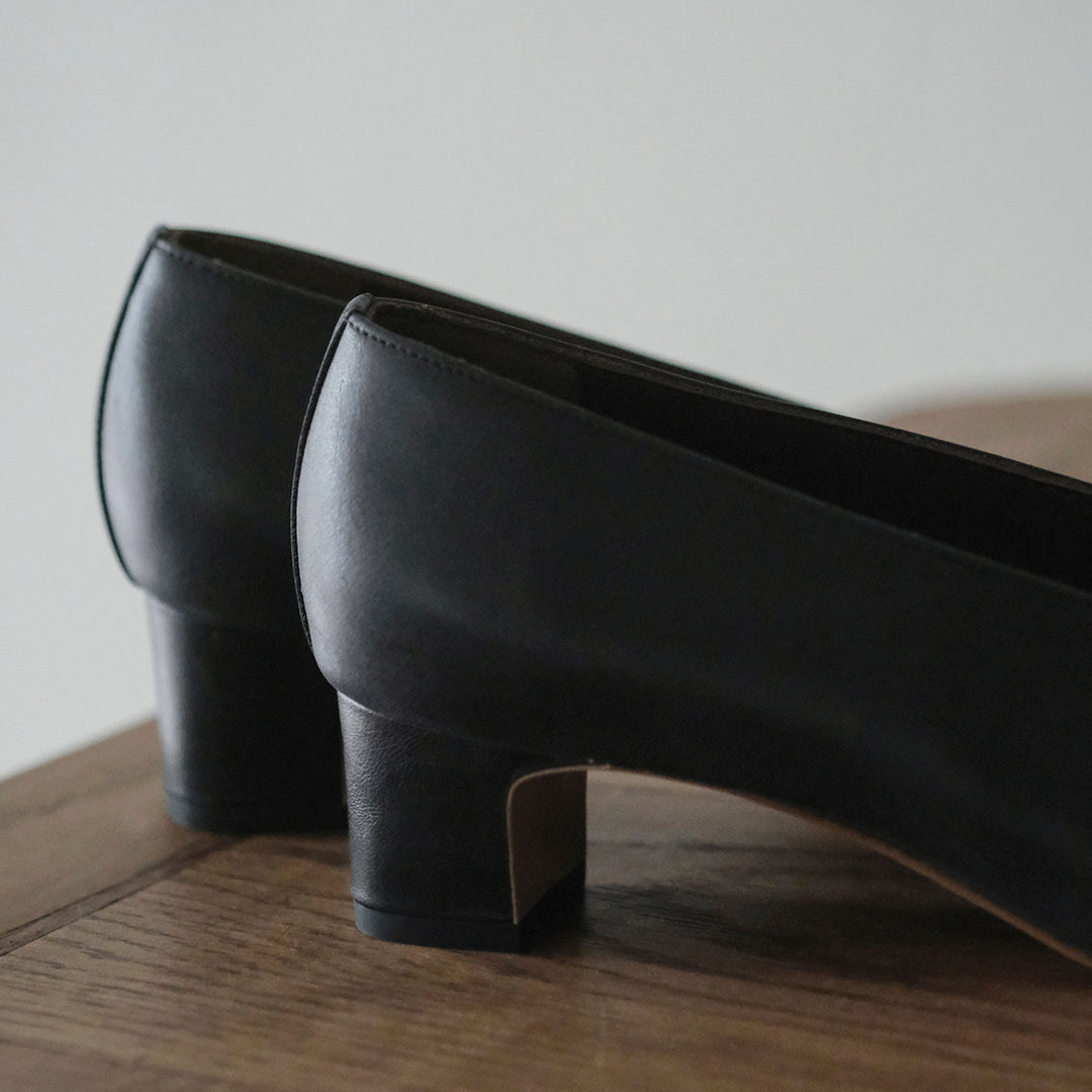 【受注商品】［AUTTAA］ Soft low cut pumps