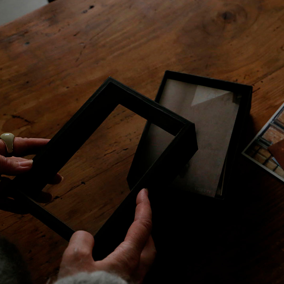 標本箱とブローチのセット