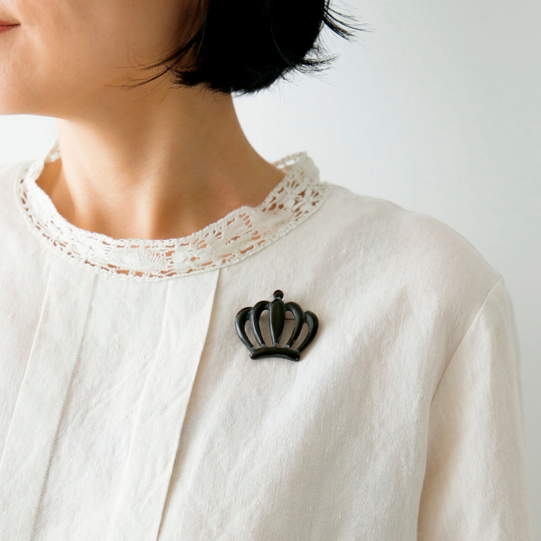 標本箱とブローチのセット