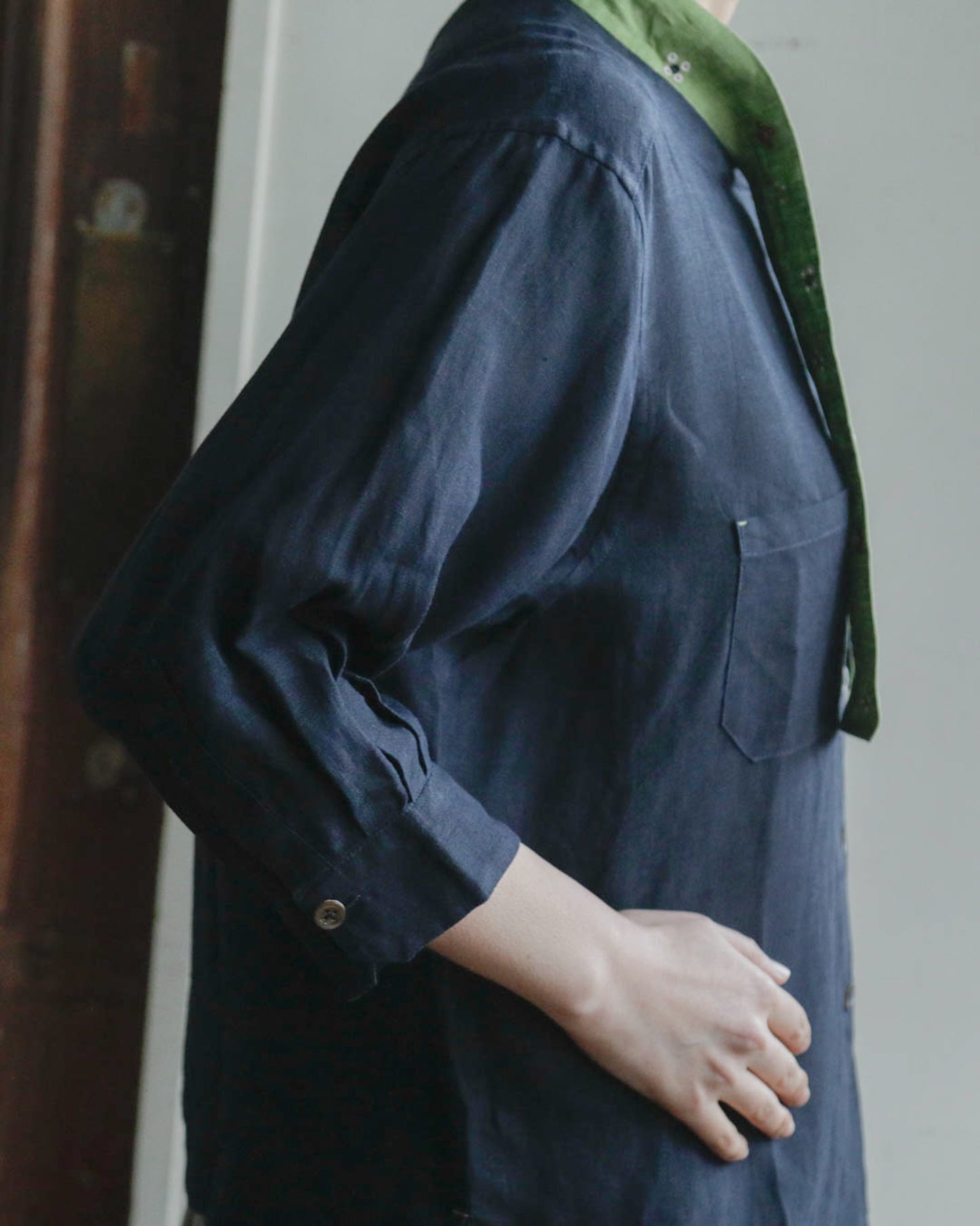 ENYO／TC26-2 タイカラーのブラウス ブルーマリン×アボカ