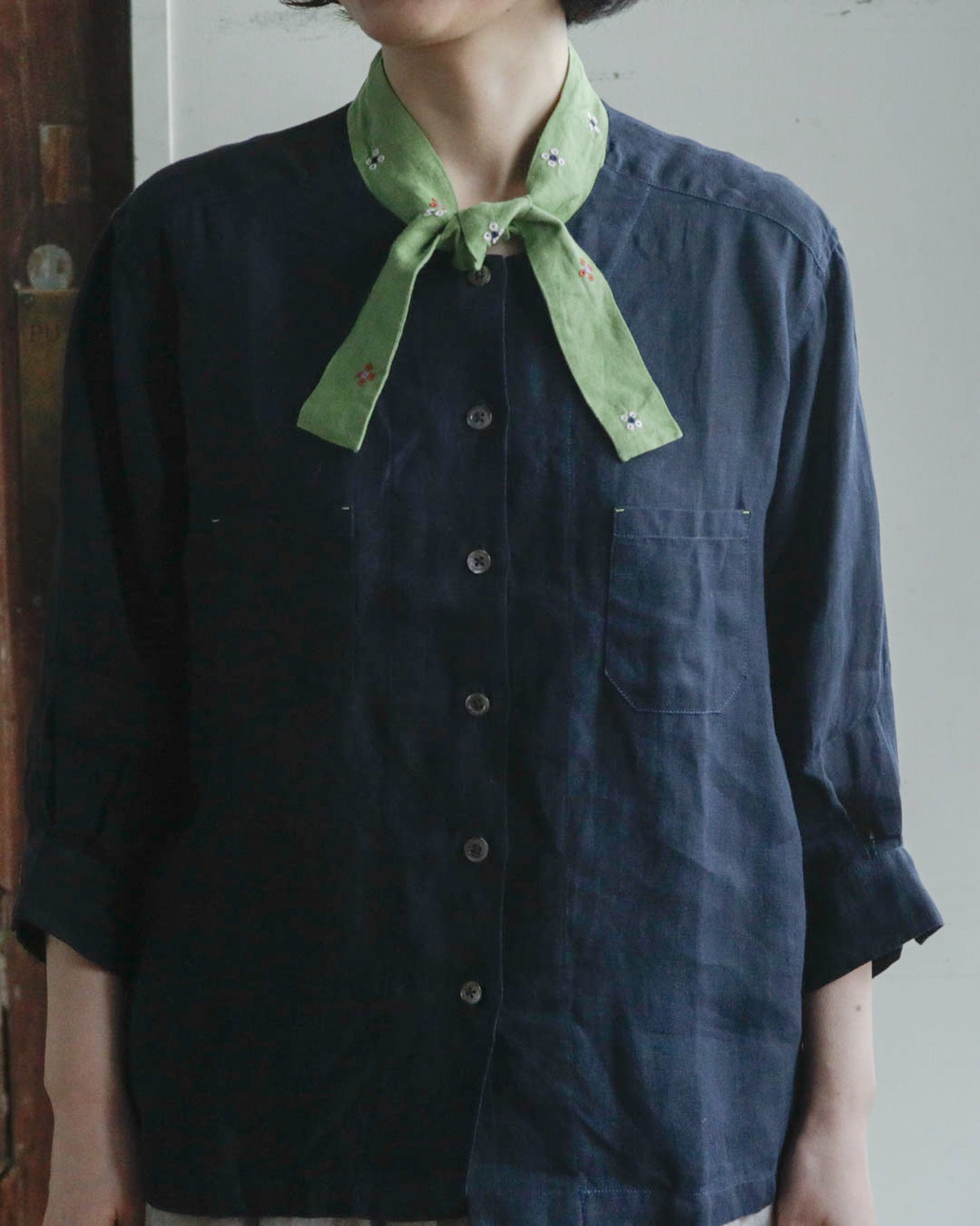 ENYO／TC26-2 タイカラーのブラウス ブルーマリン×アボカ