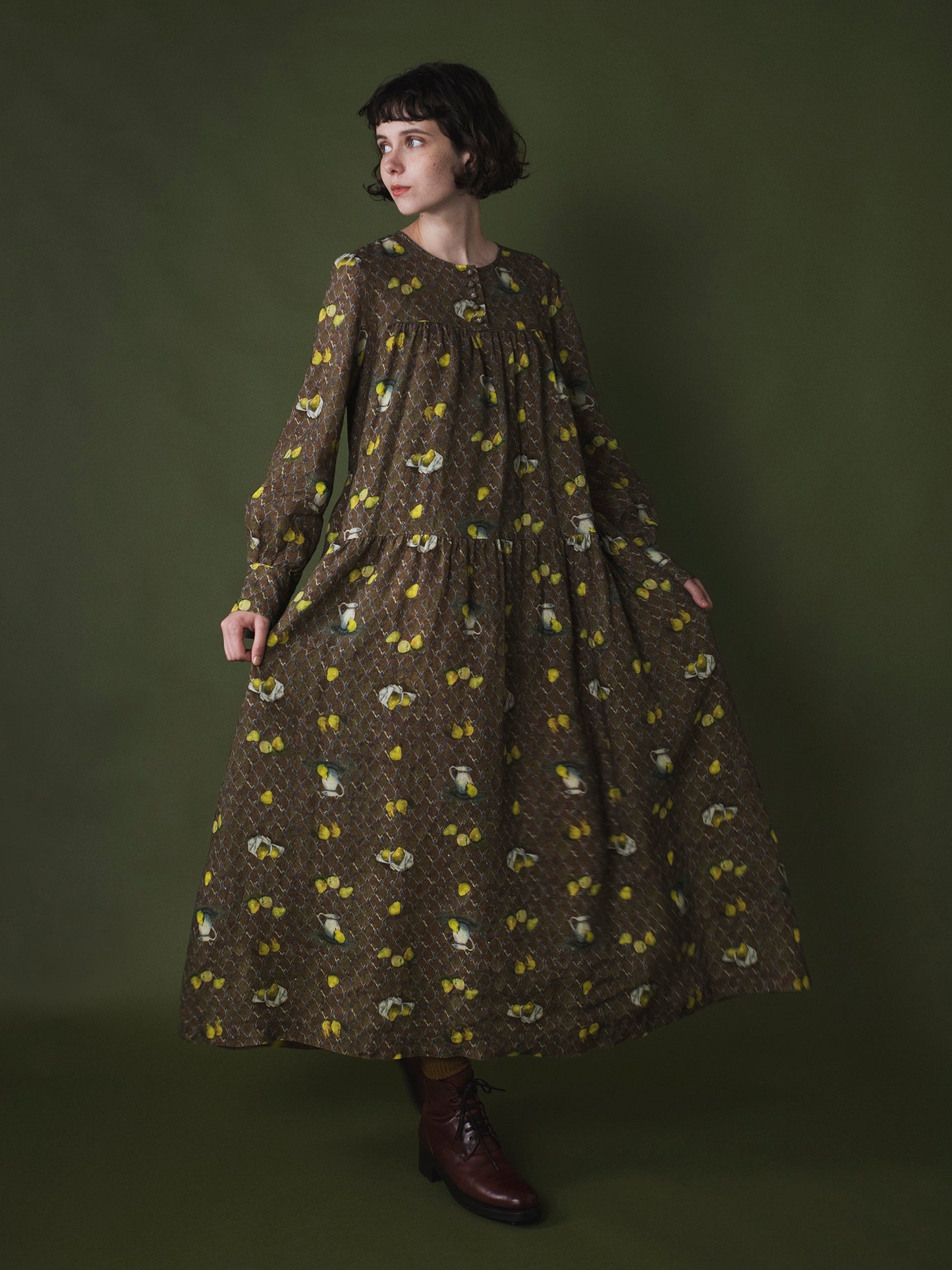 ▲2025AWカタログ掲載、レ・ポワール38着用（モデル身長172cm）