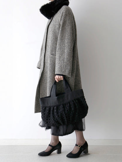 コート：ヴァレンティナ、スカート：ノエリア（モデル身長166cm）
