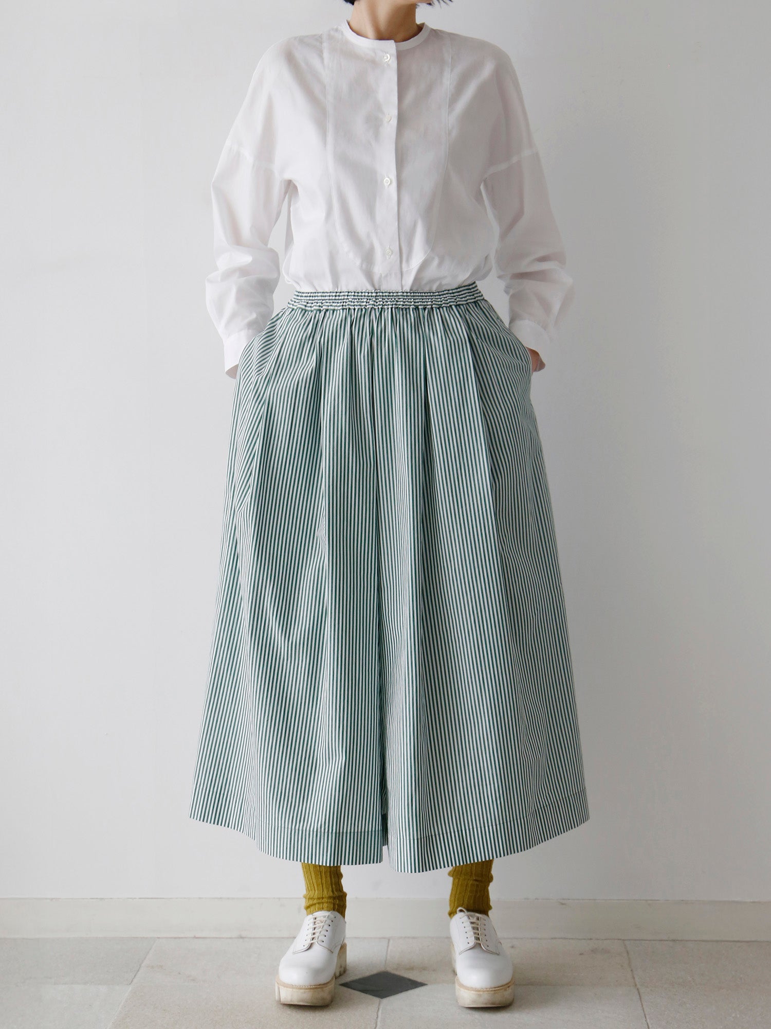 ブラウス：ドニーズ（身長166cm）※サンプル画像（実際の丈は約4cm短いです）