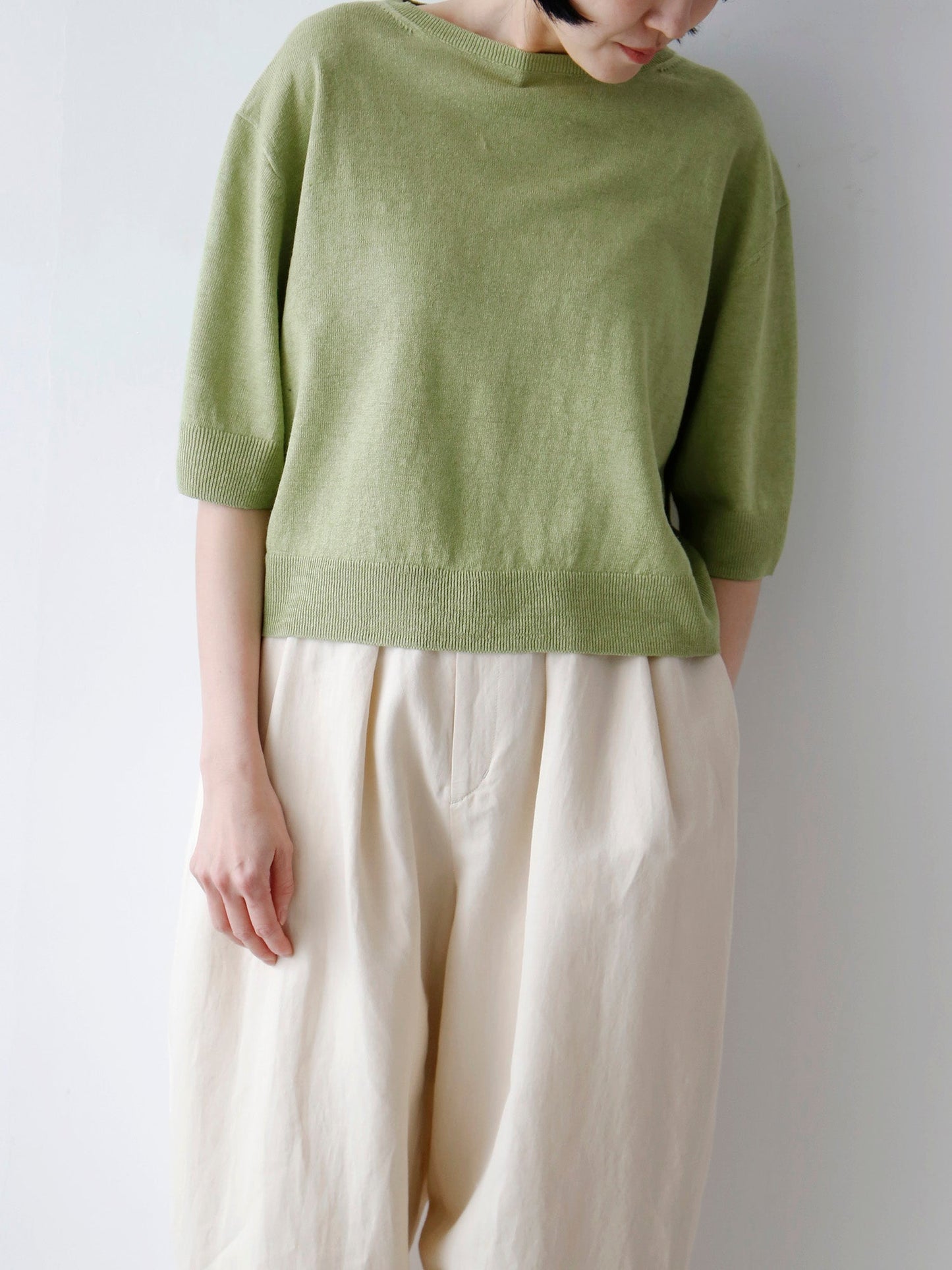 ヴェール（身長166cm）<br>パンツ：モーゼル