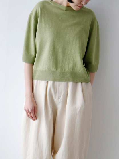 ヴェール（身長166cm）<br>パンツ：モーゼル