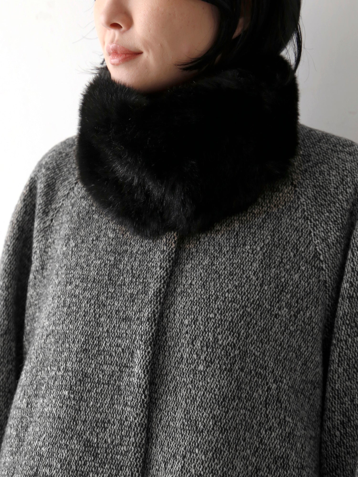 上下を留めてストールのように巻いても