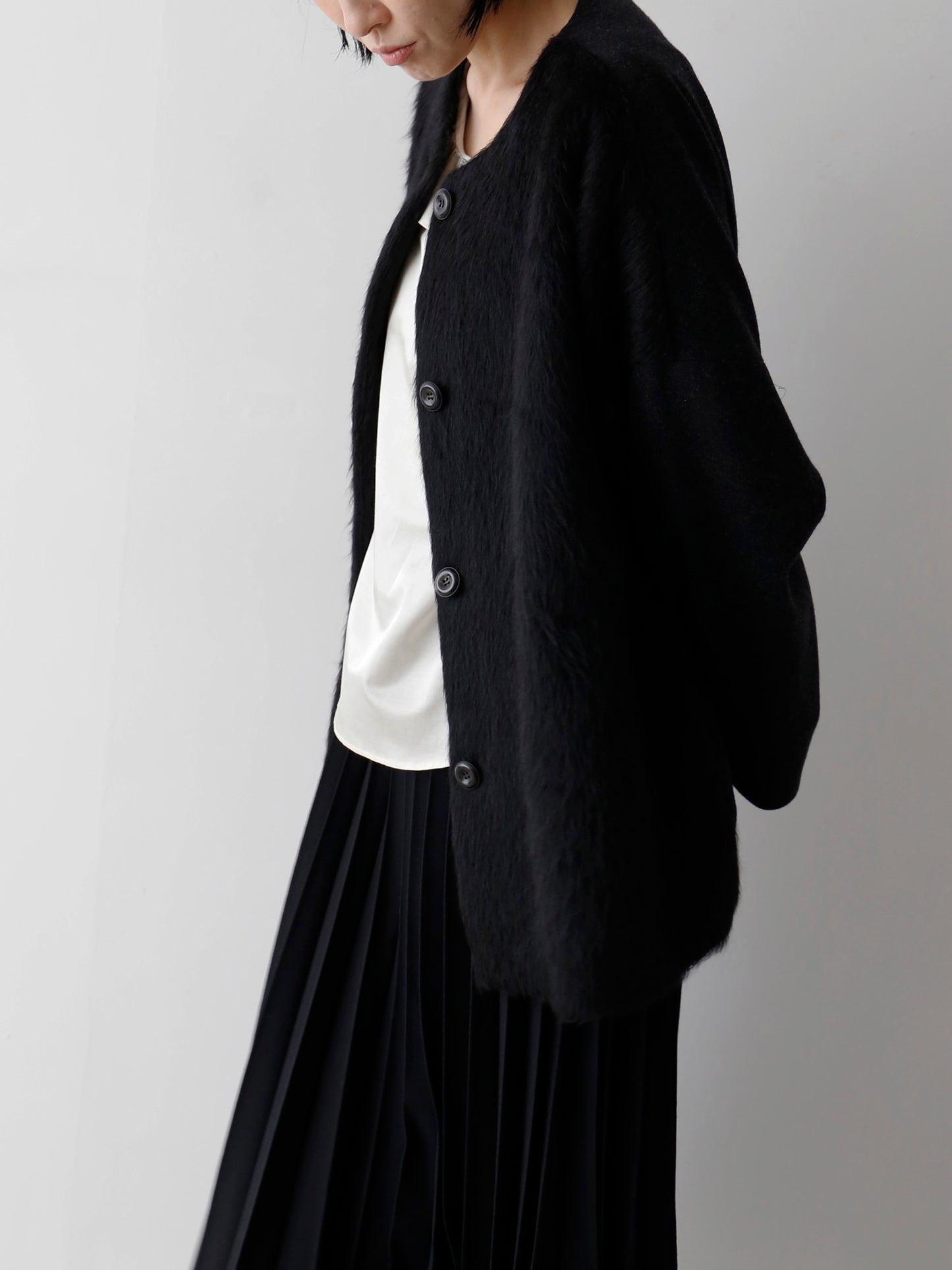 ブラウス：ナタリア（11月下旬ご紹介予定）、スカート：アンナリーナ（モデル身長166cm）