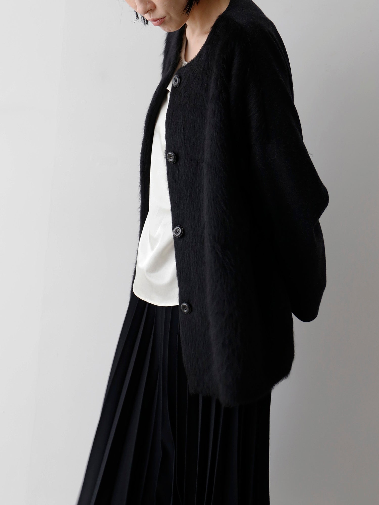 ブラウス：ナタリア（11月下旬ご紹介予定）、スカート：アンナリーナ（モデル身長166cm）