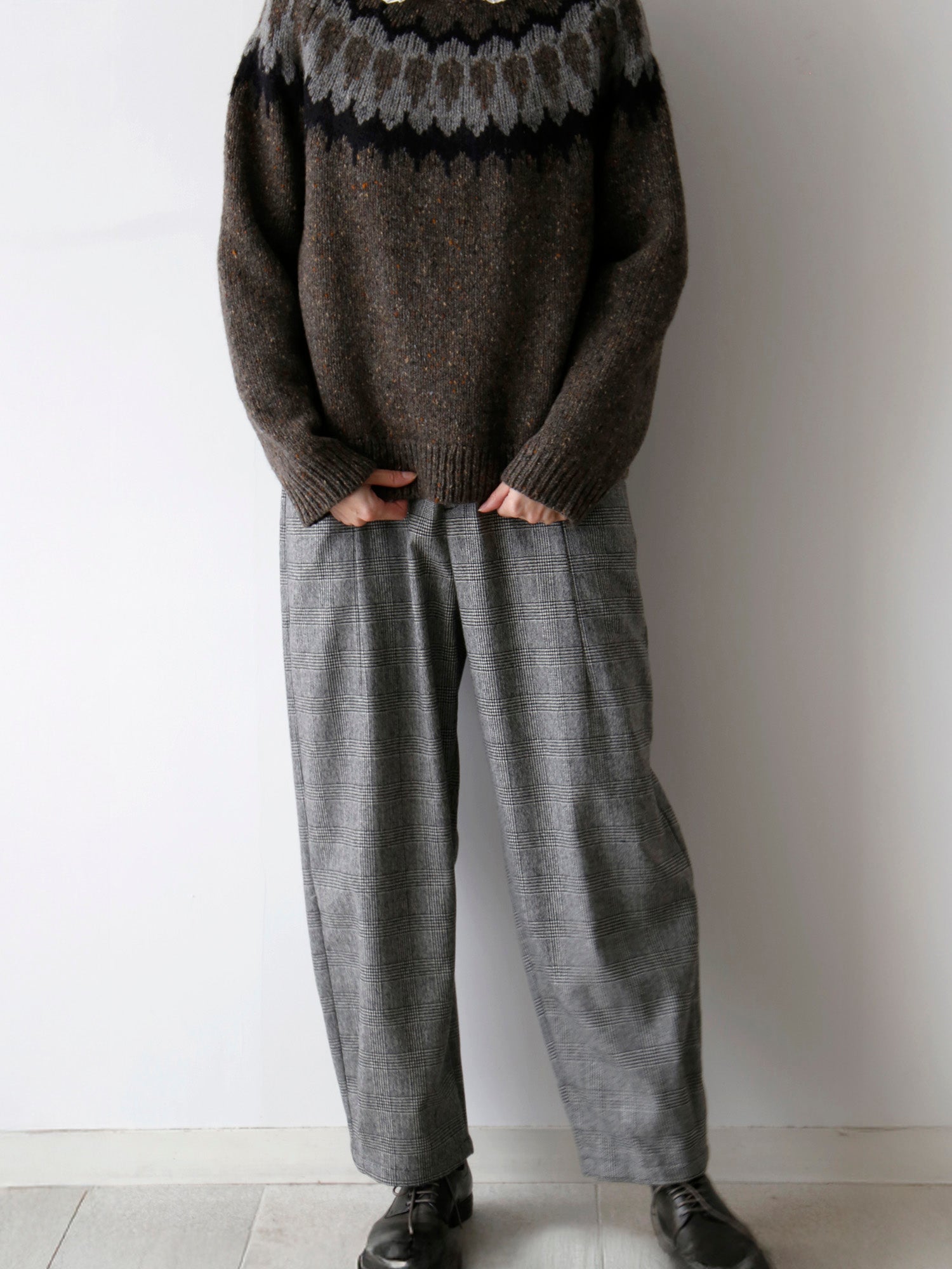 セーター：サイモン（11月中旬ご紹介予定）（モデル身長166cm）