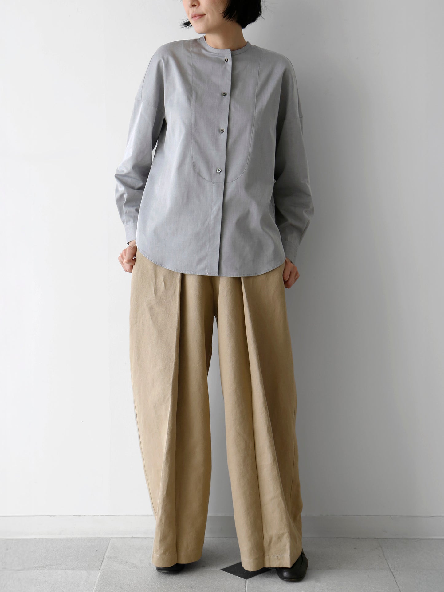 ブラウス：ドニーズ（モデル身長166cm）