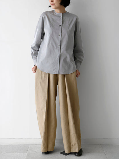 ブラウス：ドニーズ（モデル身長166cm）