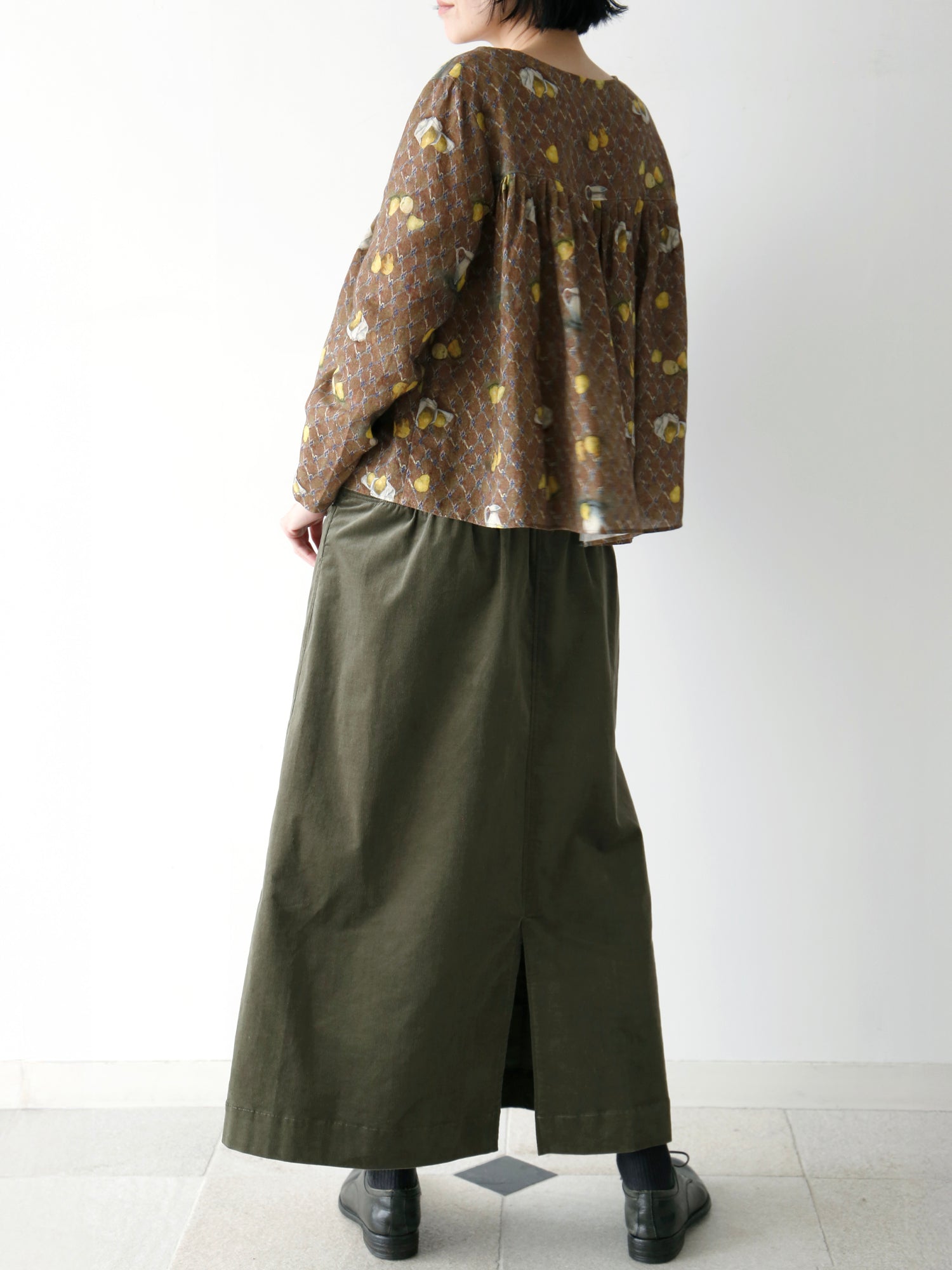 スカート：マルゴ