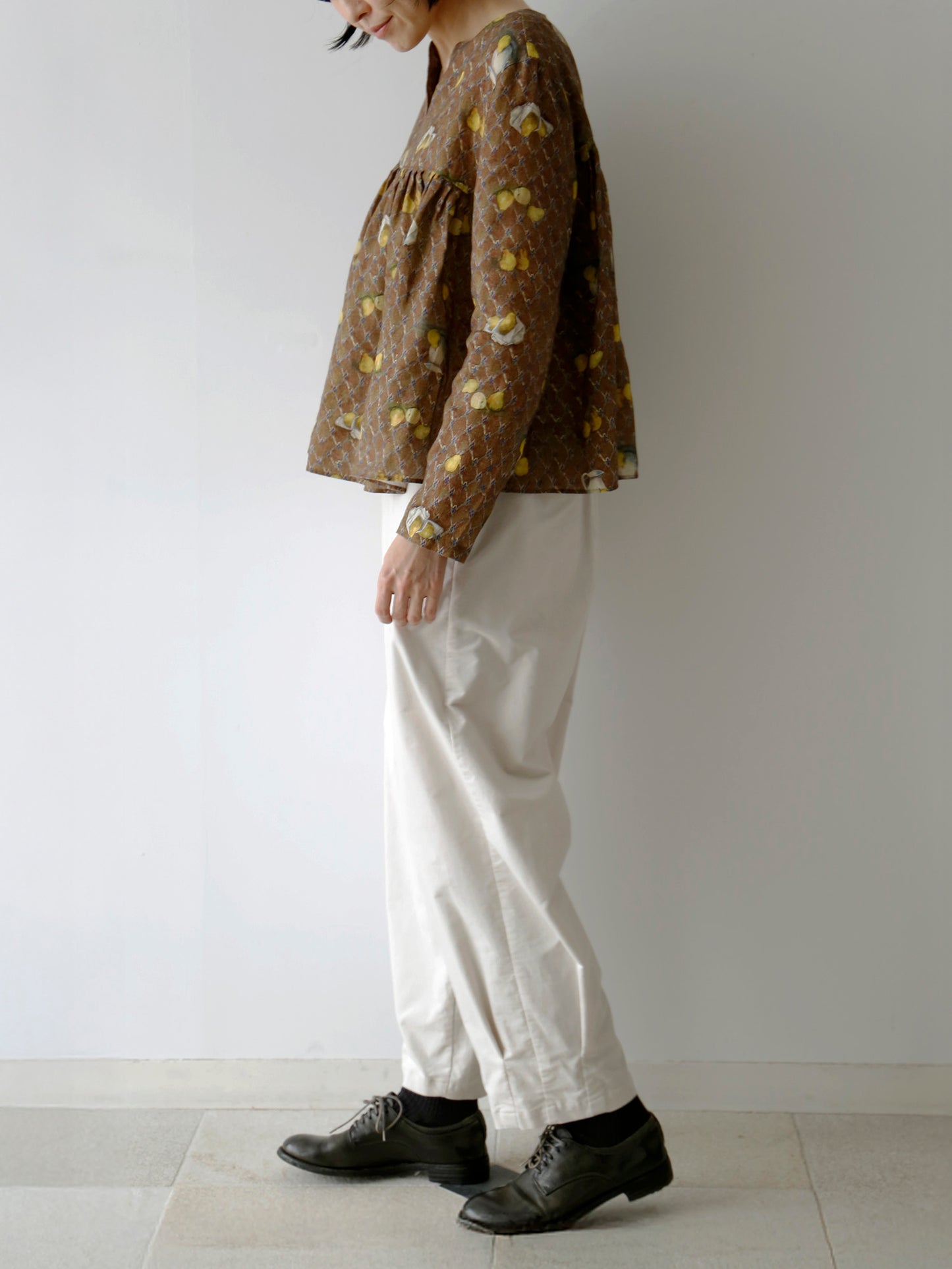 パンツ：ロラン（販売日未定）