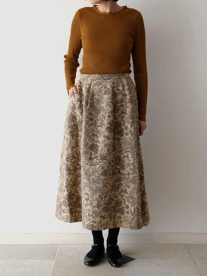 スカート：ニルデ