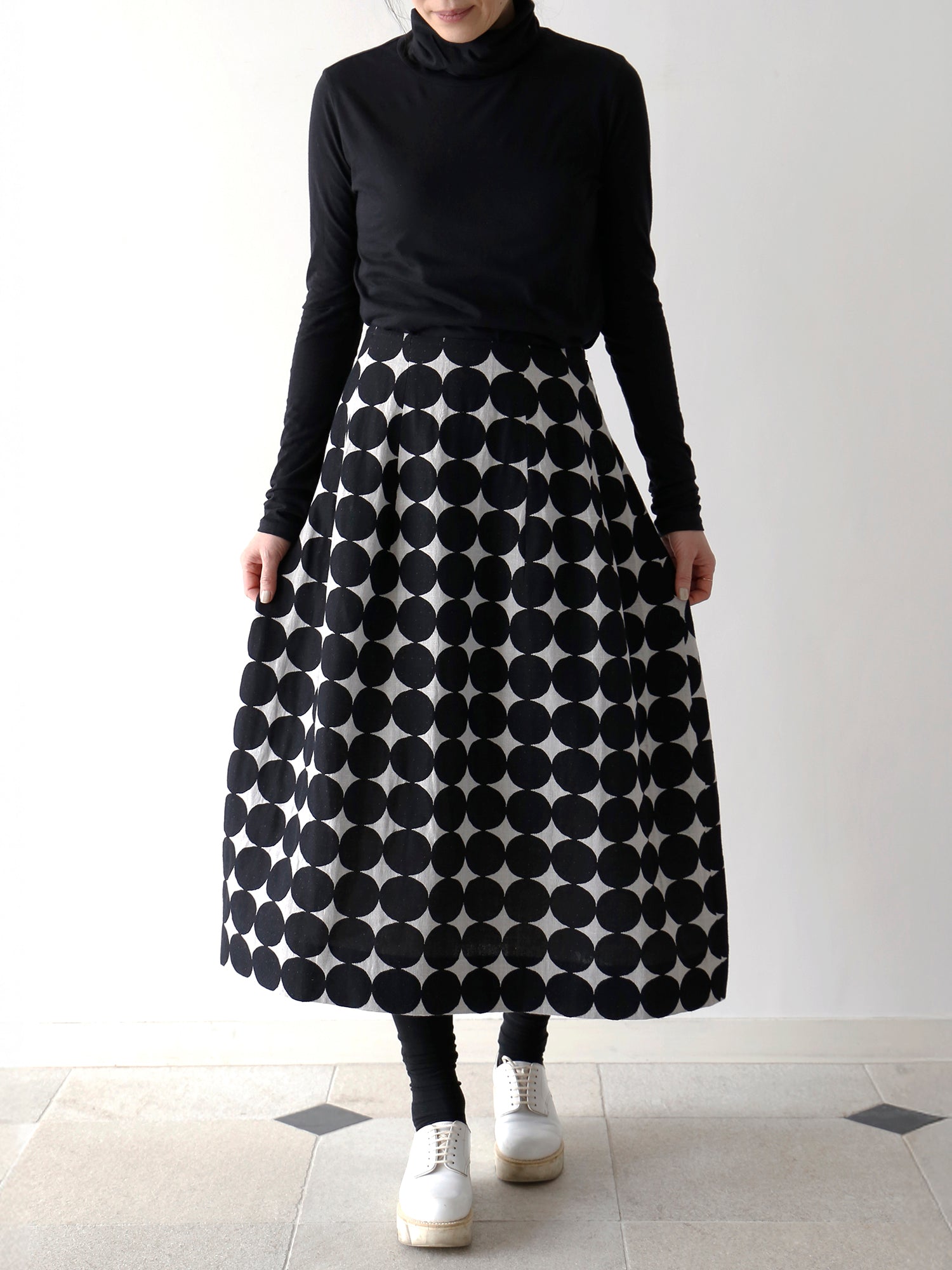 カットソー：HÉRNI No.31 タートルネックロングスリーブ（身長167cm）