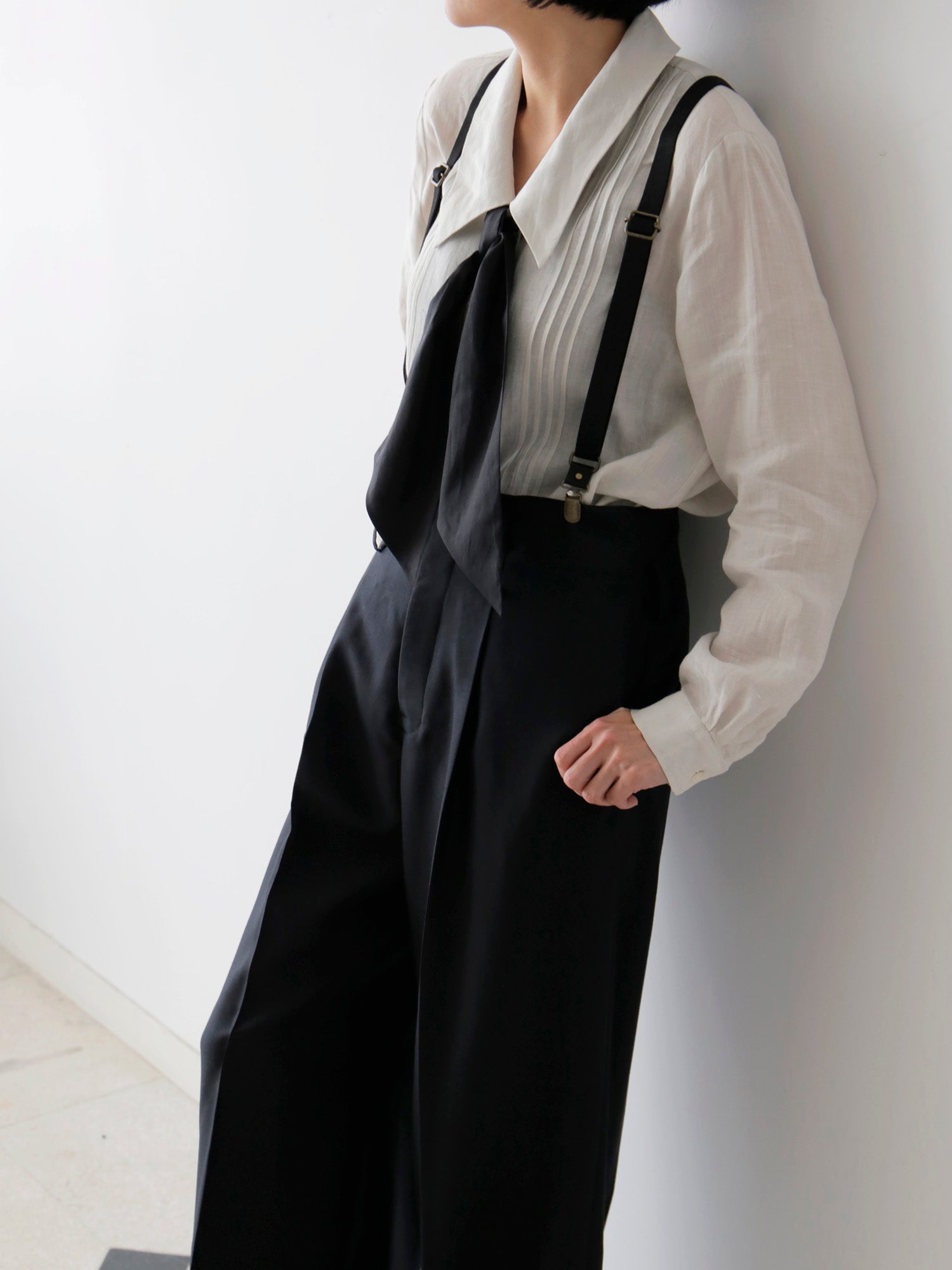 パンツ：ヘンリーとあわせて　（モデル身長166cm）