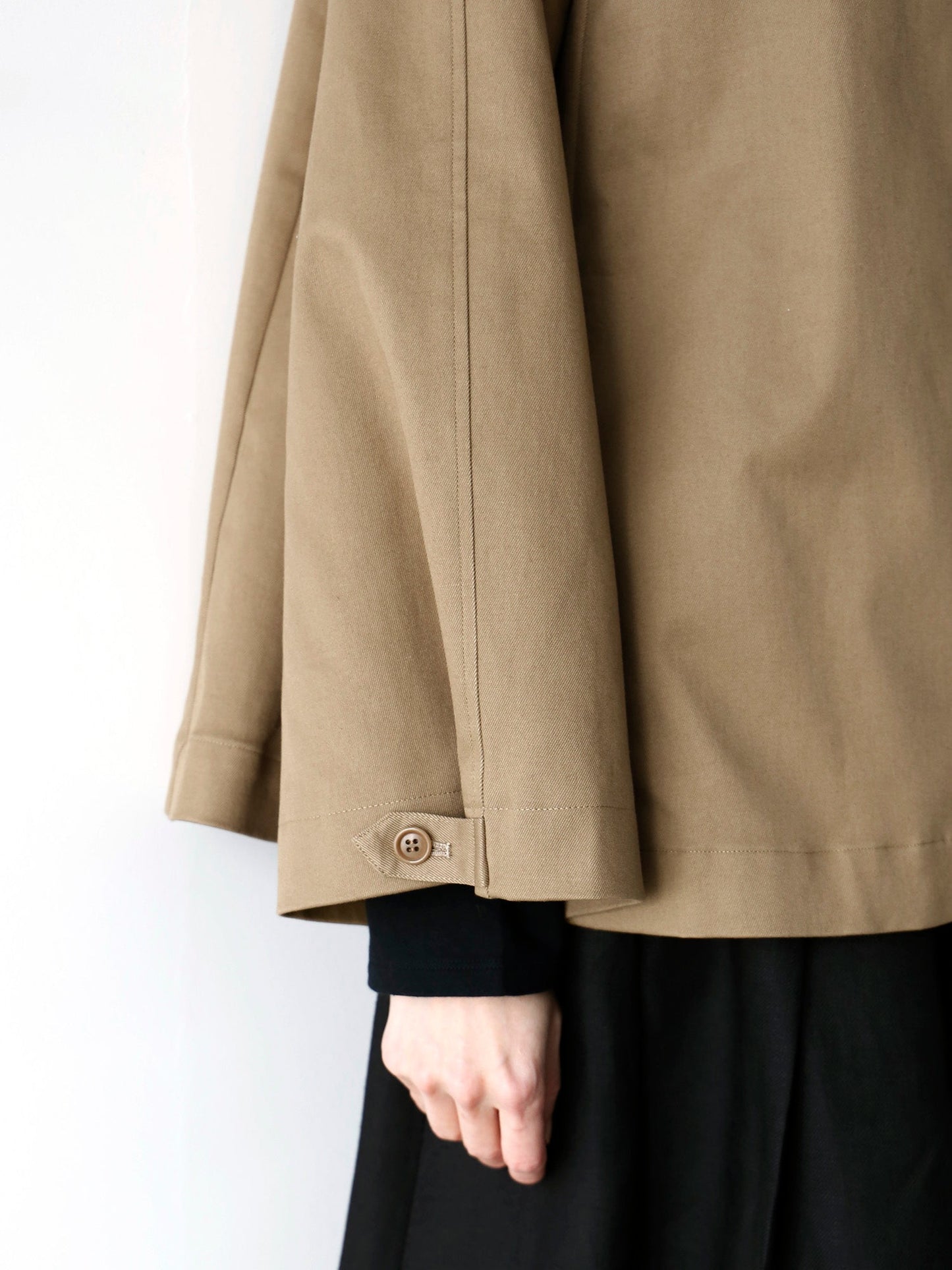 袖口のボタンで調整できます