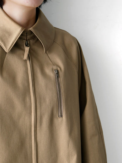 左胸にスライダー付きポケット