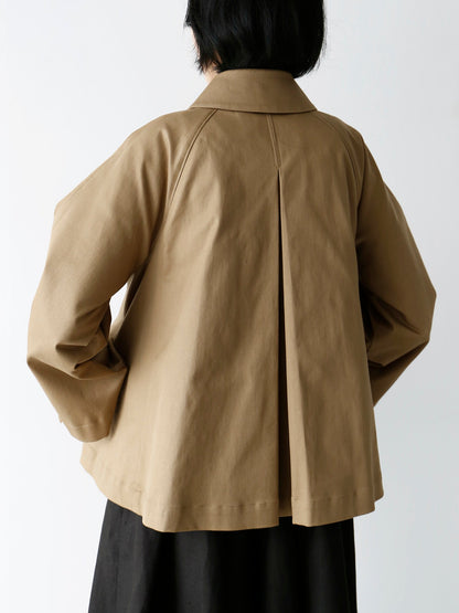 後ろは大きなボックスタック