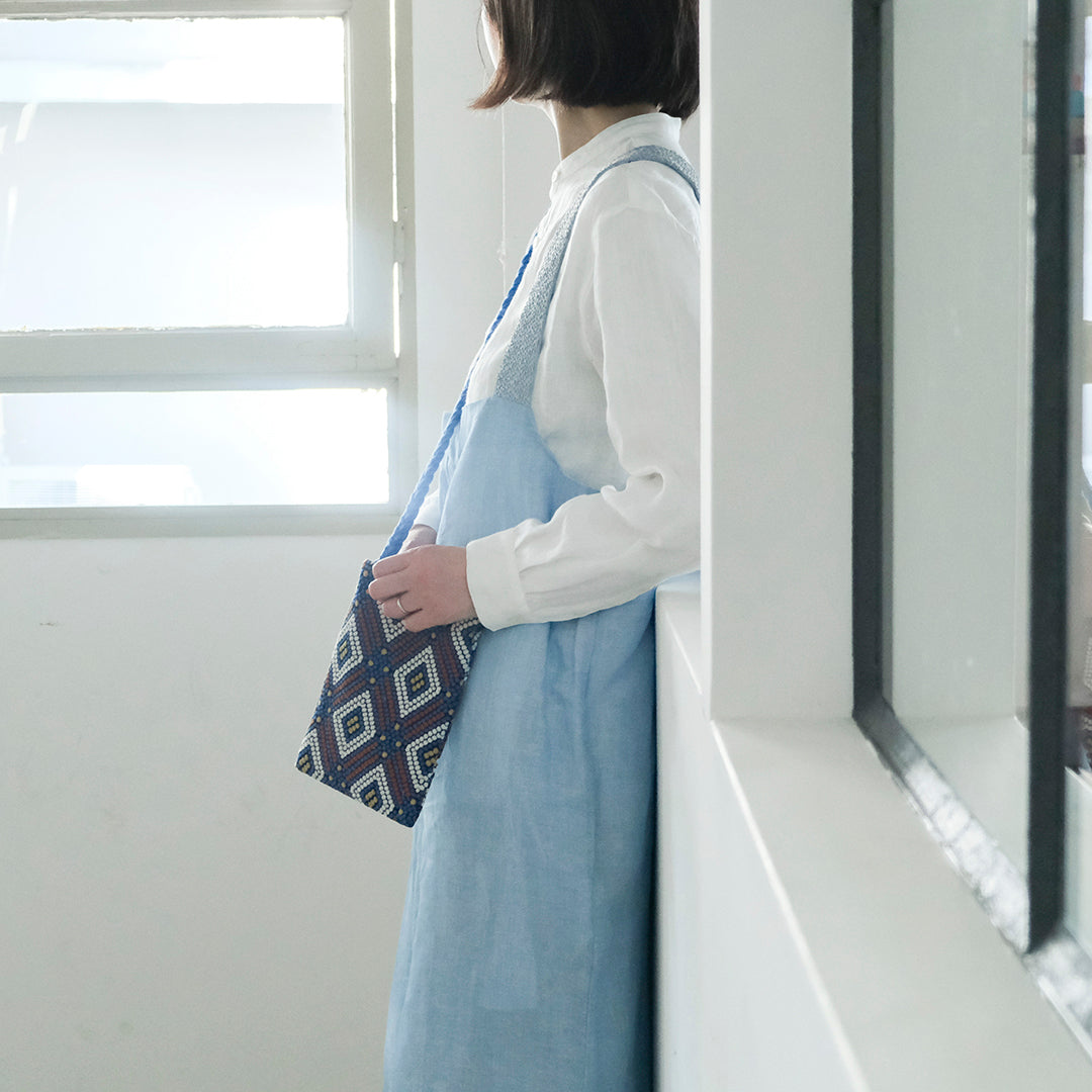 装いの主役にもなる、ぽこぽこのミニバッグ – Envelope - エンベロープ