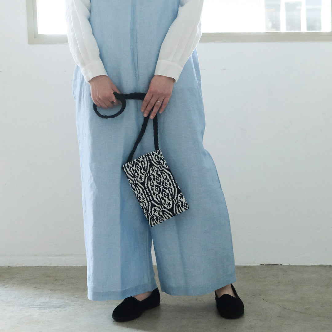 装いの主役にもなる、ぽこぽこのミニバッグ – Envelope - エンベロープ