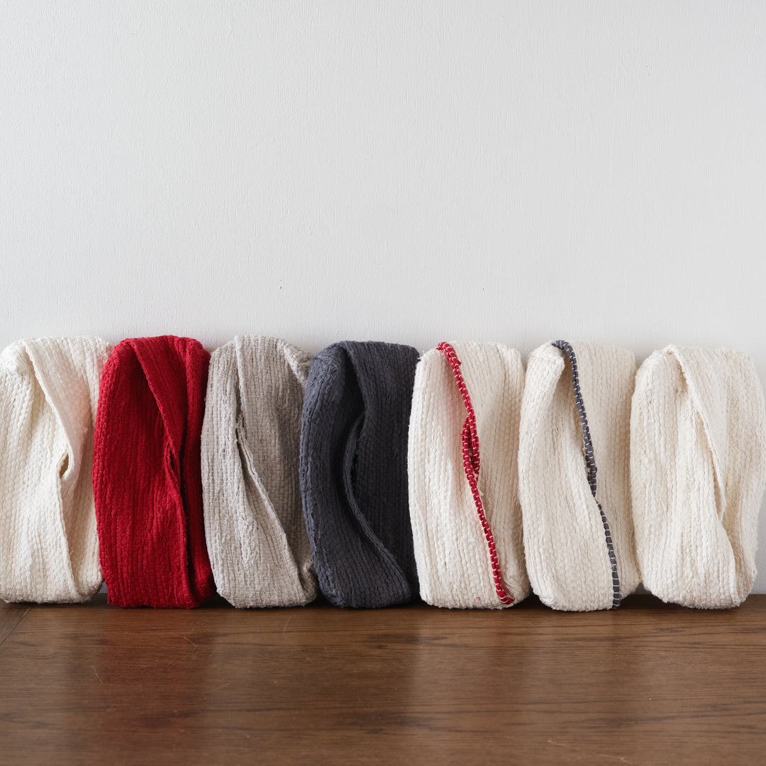 裂き織りを今の感覚で。7種類のティッシュケース – Envelope