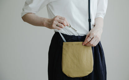 NIZYU KANO／LIGHT NYLON ショルダーポーチ