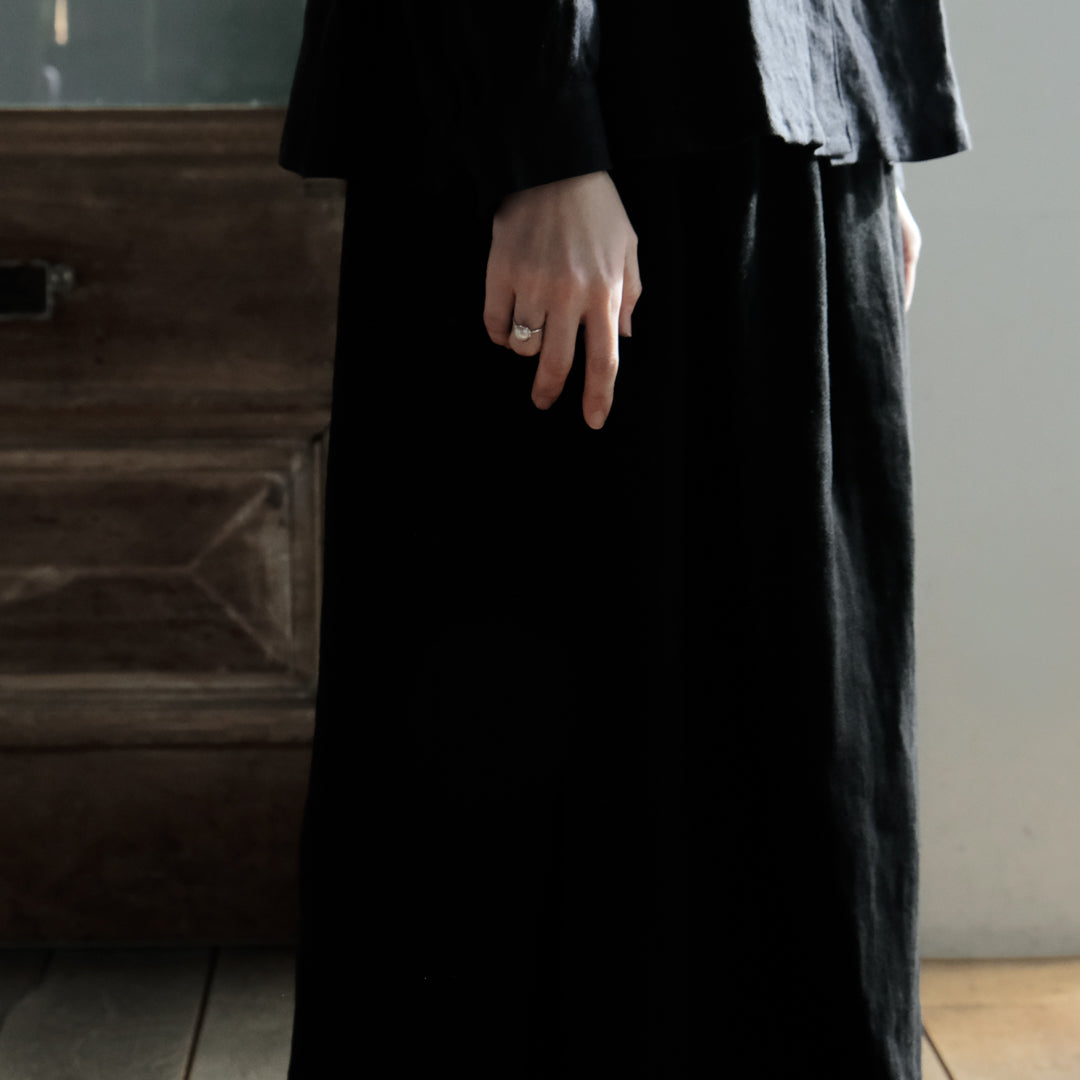 ［SALUÉ］ワンサイドスリットロングスカート／ヘリンボーンリネンformal