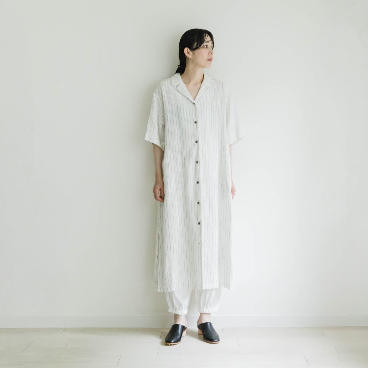SALUÉ／ハーフスリーブオープンカラーシャツドレス／ミッドウェイトリネン