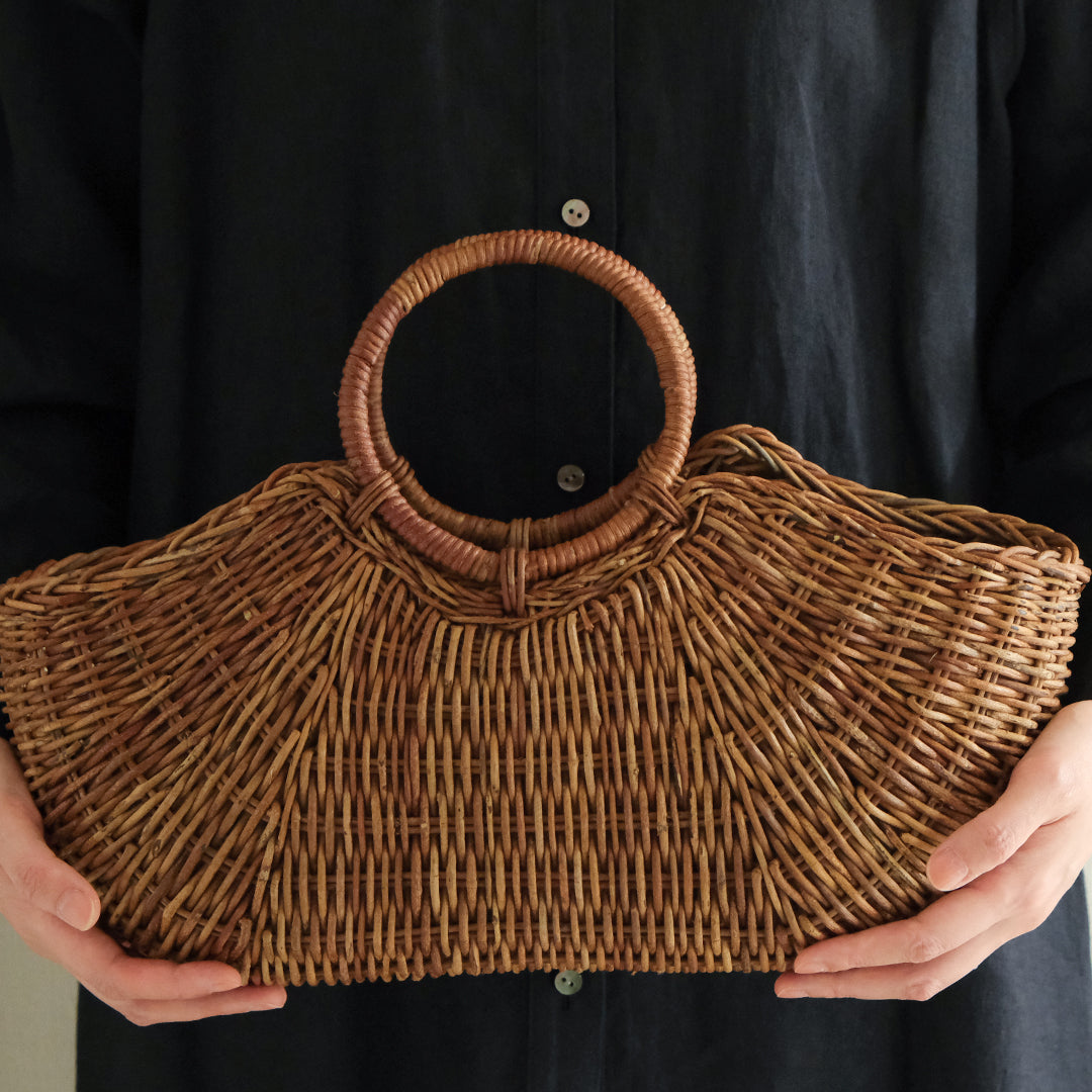 扇形あけびカゴバッグ 底のラウンドが美しい扇形のあけびかご – Envelope