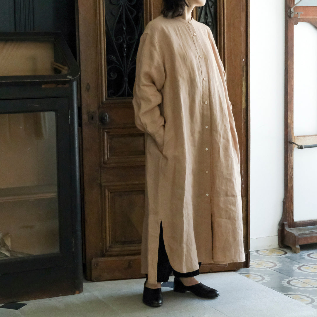 ［SALUÉ］バンドカラー長袖シャツドレス／ミッドウェイトリネン
