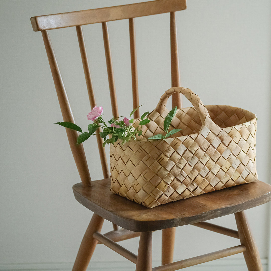 持ち歩いても、日用品を入れても。暮らしのあれこれを受け止める包容力