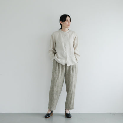 SALUÉ／【一部予約商品】バンドカラーギャザーシャツ／ライトウェイトリネン