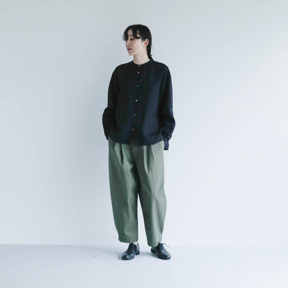 SALUÉ／バンドカラーギャザーシャツ／ライトウェイトリネン