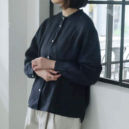 ［SALUÉ］バンドカラーギャザーシャツ／ライトウェイトリネン